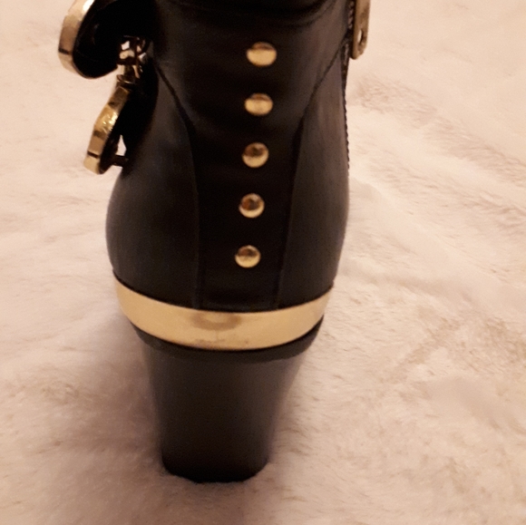 Booties - Picture 5 of 9